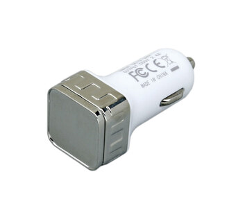 Квадратная автомобильная зарядка на 2 USB-порта
