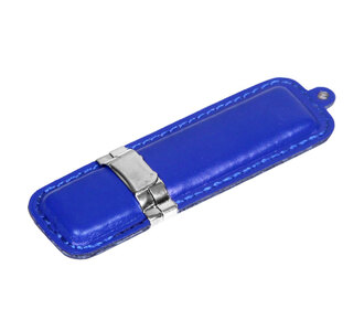USB 3.0- флешка на 128 Гб классической прямоугольной формы