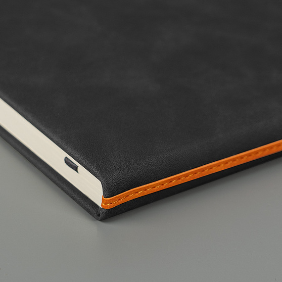 Ежедневник недатированный MUSE, черный, формат А5, с оранжевой декоративной полосой, блок в линейку-3