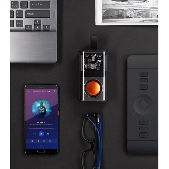 Bluetooth колонка "Hi-Fi" 5Вт с разноцветной подсветкой и прозрачным корпусом-6