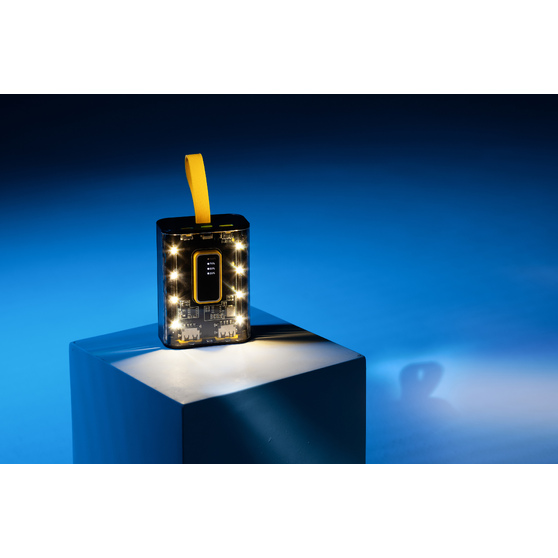 Зарядное устройство "Shine" 9000 mAh с LED-подсветкой, встроенными кабелями Type-C/Lightning/USB-1