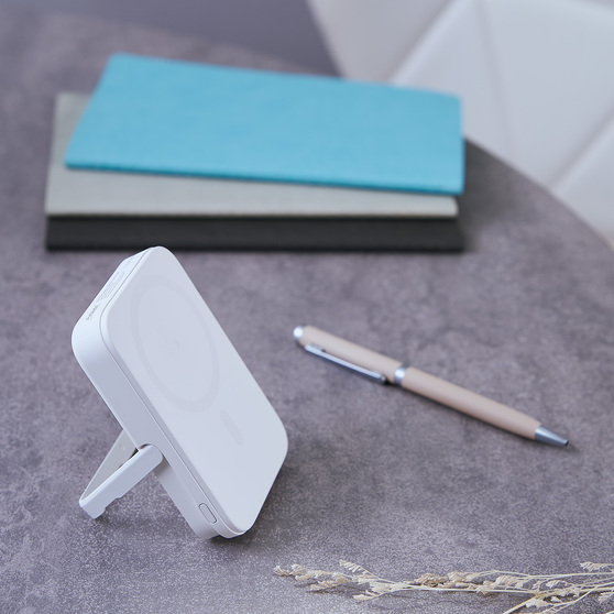 Внешний аккумулятор Юнион PD (Union PD) 10000mAh с функцией беспроводной зарядки 15W, белый-17